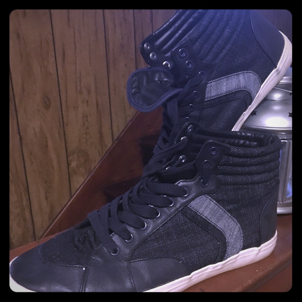 Gently used blue express sneakers. Worn 2x.